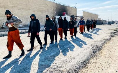 Irak Terima Ratusan Tahanan ISIS dari Suriah, Termasuk Tokoh Senior