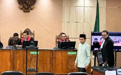 Bersaksi di Sidang Abdul Wahid, UAS Tegaskan Belum Melihat Bukti Keterlibatan Sahabatnya dalam Perkara Korupsi