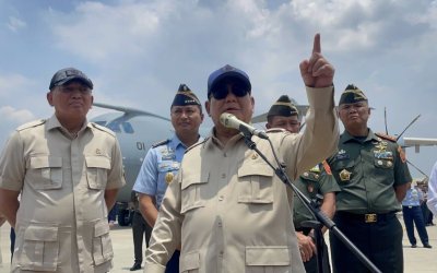 Prabowo Dianggap Pasang Badan untuk Jokowi dalam Kasus Whoosh