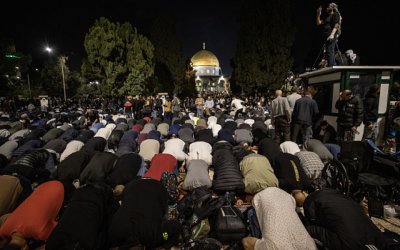 Ratusan ribu orang membanjiri Al Aqsa untuk meraih Lailatul Qadr