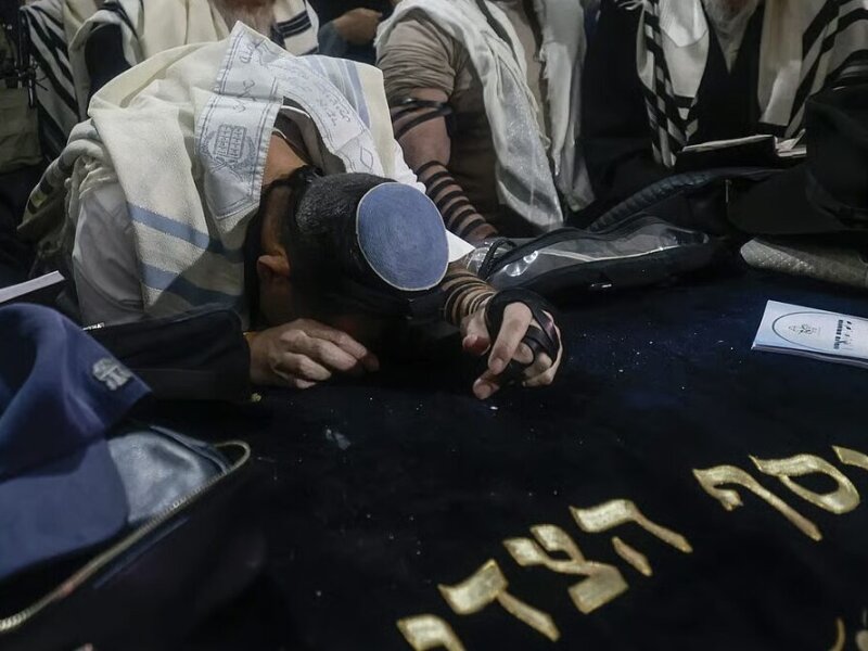 Pertama Kali 25 Tahun, 1.500 Warga Yahudi 'Israel' Berdoa di Makam Nabi Yusuf