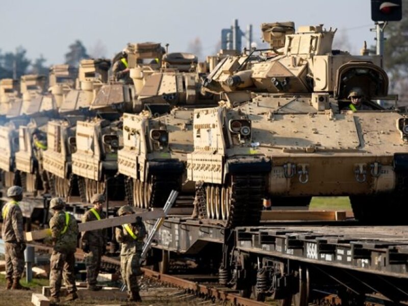 AS kirim ratusan kendaraan lapis baja dan roket ke Ukraina