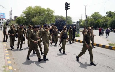 Dituduh Sembunyikan Puluhan Anggota TTP, Rumah Imran Khan Dikepung 400 Polisi Pakistan