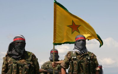 YPG Bubarkan Pemerintahan Otonom Pasca Pasukannya Gabung ke Suriah