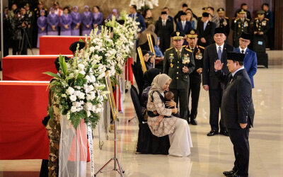 Indonesia Menerima Jenazah Pasukan Penjaga Perdamaian yang Tewas di Lebanon Selatan