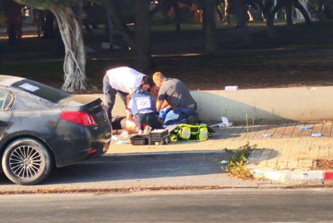 Penusukan di Dekat Tel Aviv, Dua Tewas, Lainnya Terluka