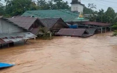 Banjir Mendadak Rendam Balangan hingga Setinggi Plafon Rumah, BPBD Lakukan Evakuasi Besar-Besaran