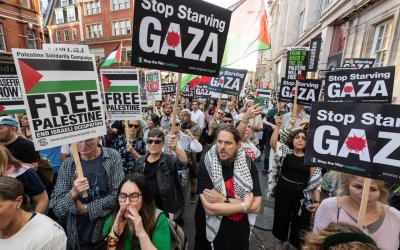 Pukuli Panci dan Wajan, Aktivis Pro-Palestina Inggris Protes Kelapran di Gaza