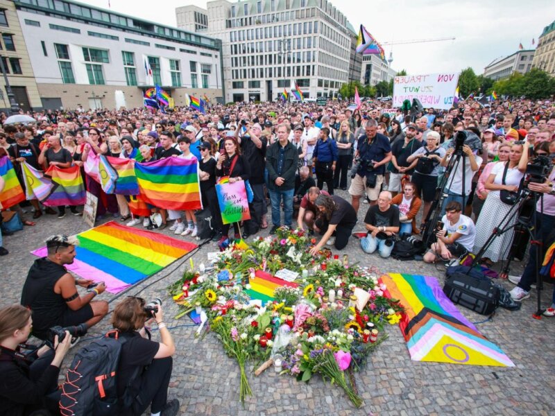 Mobil Seruduk Kerumunan Acara LGBT Berlin, Polisi Tangkap Tersangka yang Diduga Terinspirasi ISIS