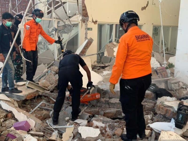 Gempa M 7 NTT Tewaskan 38 Orang, 2 Luka Berat dan 11 Luka Ringan