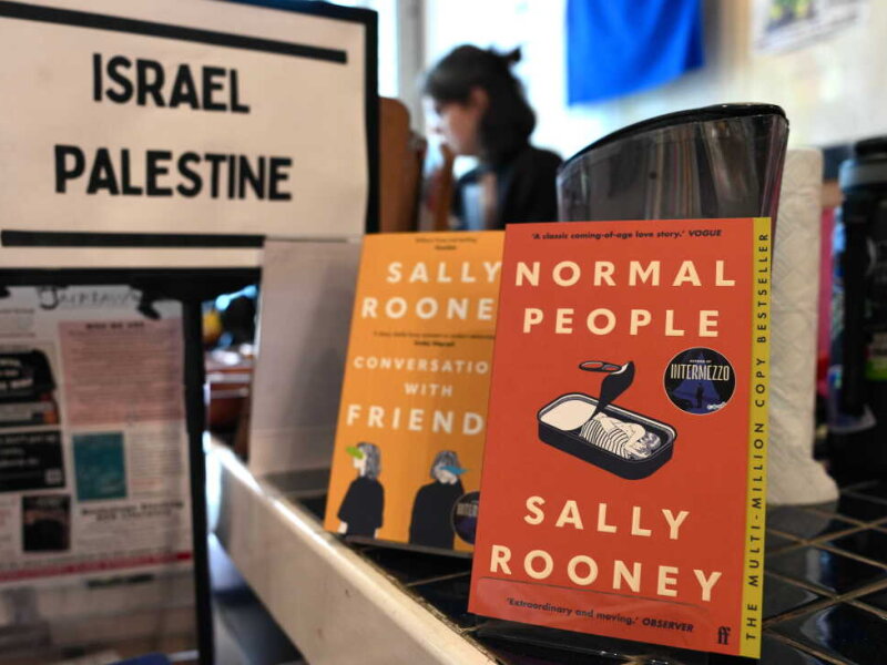 Dukung Palestine Action, Buku Sally Rooney Ditarik dari Inggris