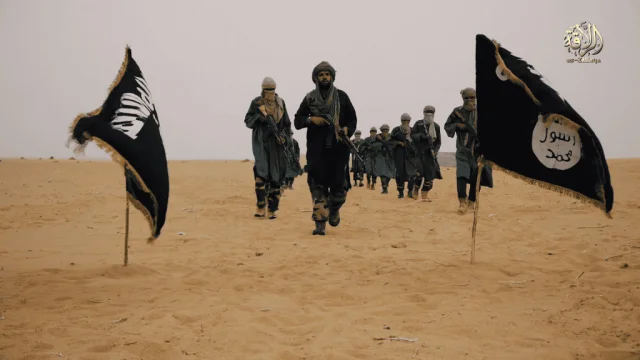 Mujahidin JNIM Afiliasi Al-Qaeda Menyerang Pangkalan Udara Mali dan Tentara Bayaran Rusia