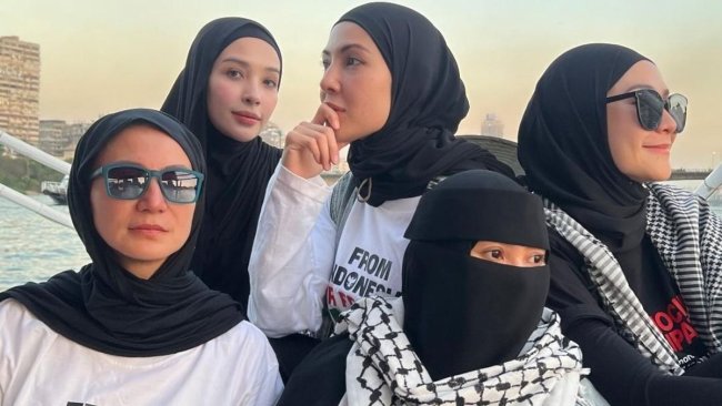 Selebritas Indonesia: Wanda Hamidah, Zaskia Adya Mecca, Indadari, &#038; Ratna Galih dkk Terkunci di Kairo