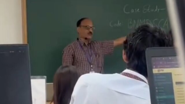 Tidak Suka Islam, Profesor di India Sebut Mahasiswa Muslim “Teroris” di Kelas