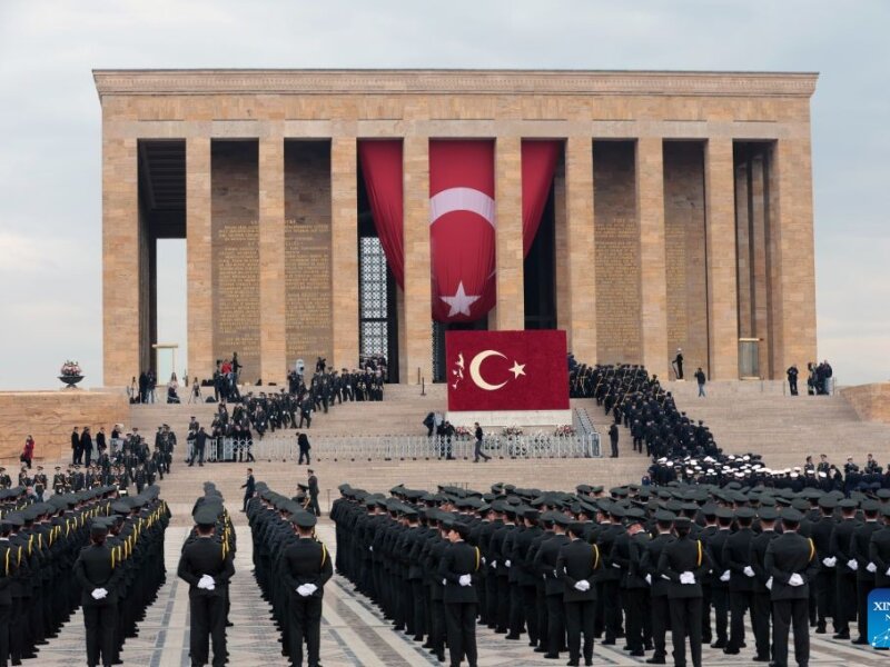 Erdogan Ziarahi Makam Ataturk pada Hari Republik ke-103