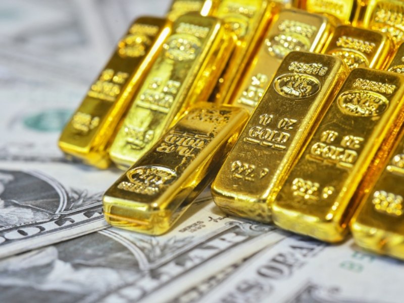 Para Ahli Bullish Terhadap Emas Saat Dolar Melemah