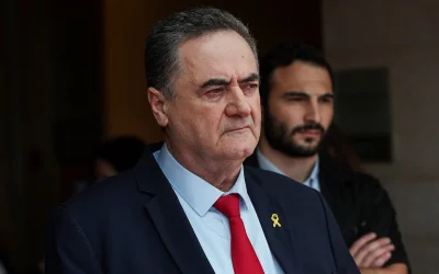 Menhan "Israel": "Israel" Tidak akan Menarik Diri dari Wilayah yang Direbut di Lebanon