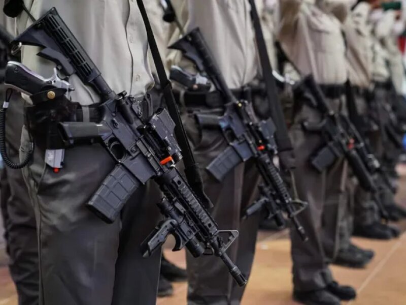Senjata Curian dari Gudang Militer 'Israel' Beredar di Tangan Geng Kriminal