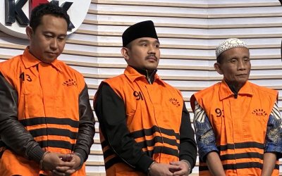 KPK Tetapkan Bupati Bekasi Ade Kuswara Kunang dan Dua Orang Lain sebagai Tersangka Suap Ijon Proyek