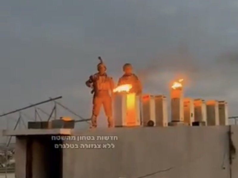 Tentara 'Israel' Rayakan Hanukkah di Reruntuhan RS Indonesia di Gaza