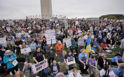 Gelombang Protes Besar-Besaran Lawan Trump dan Musk di Seluruh AS