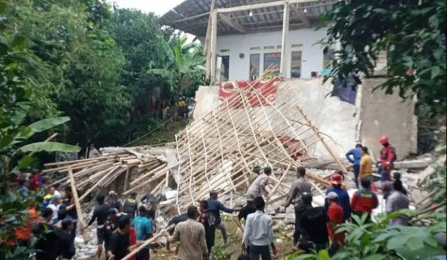 Bangunan Madrasah Runtuh di Bogor, Empat Warga Tewas dan Puluhan Luka-Luka
