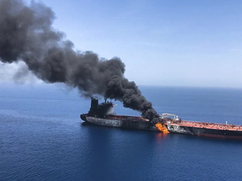Saudi Murka, Dua Tanker Dihantam Iran di Selat Hormuz