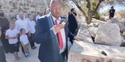 Hamas Kecam Aksi Menteri ‘Israel’ yang Berdoa di Masjid al Aqsa