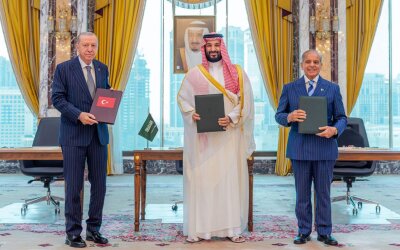Turki Dorong Mesir Gabung Pakta Mekkah