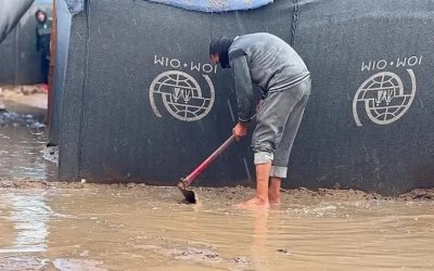Ribuan Pengungsi Gaza Mengungsi Lagi, Tenda Rusak Parah Akibat Hujan Deras