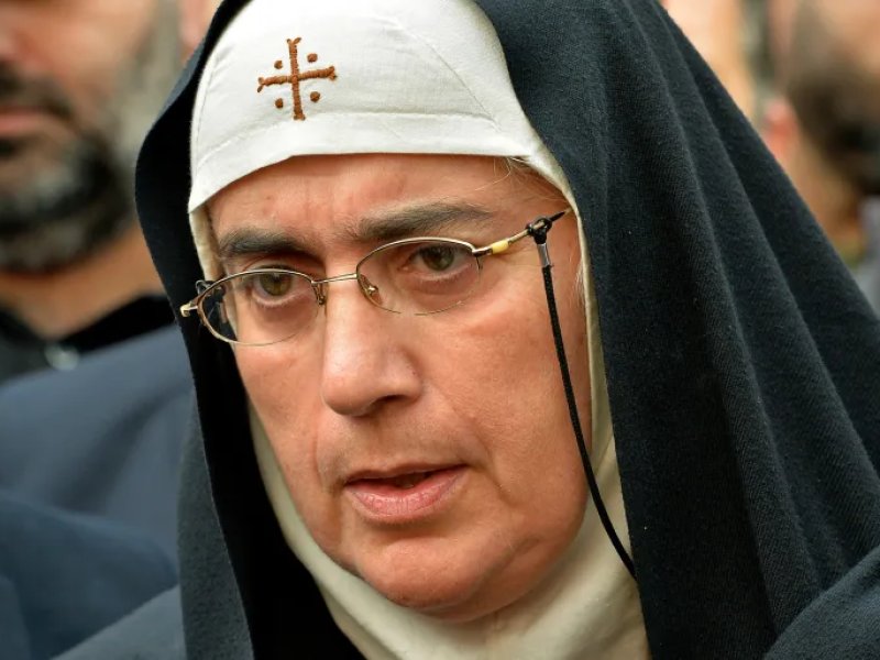 "Biarawati Assad": Agnès-Mariam de la Croix dan Jejak Kontroversinya di Suriah